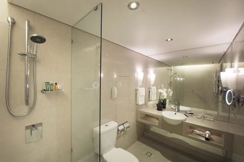 Hilton Cairns - Kawana Tourism 16
