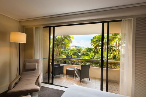 Hilton Cairns - Kawana Tourism 10