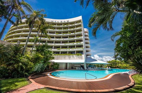Hilton Cairns - Kawana Tourism 0