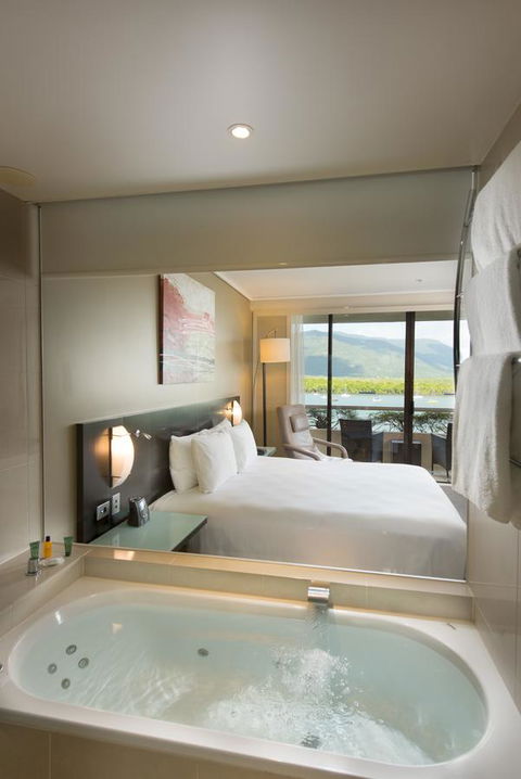 Hilton Cairns - Kawana Tourism 2