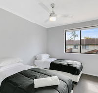 Fountain View Estate - We Accommodate - Kawana Tourism
