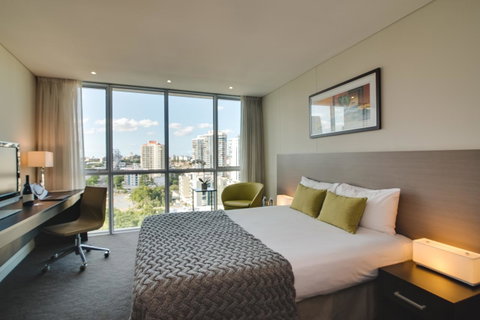 The Point Brisbane Hotel - Kawana Tourism 14