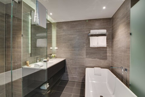 The Point Brisbane Hotel - Kawana Tourism 31