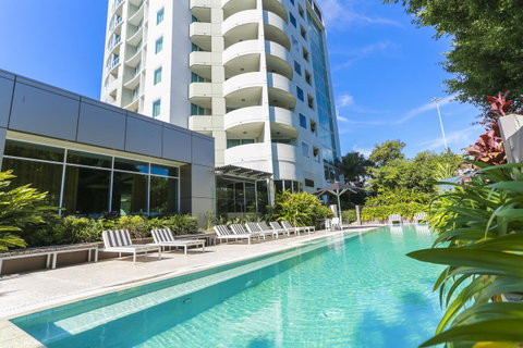 The Point Brisbane Hotel - Kawana Tourism 11