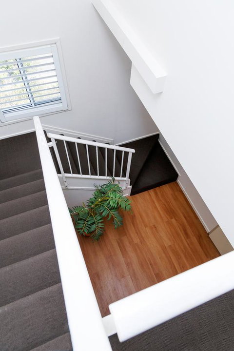 Crystal Beachfront Apartments - Kawana Tourism 18