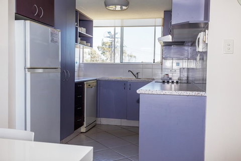 Crystal Beachfront Apartments - Kawana Tourism 28