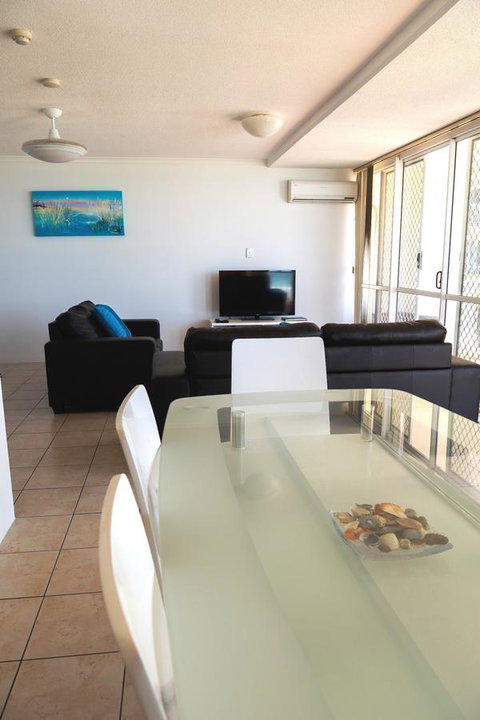 Crystal Beachfront Apartments - Kawana Tourism 35