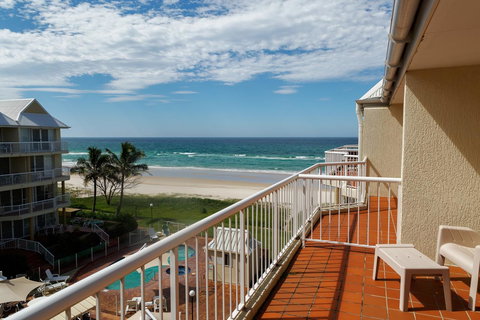 Crystal Beachfront Apartments - Kawana Tourism 4