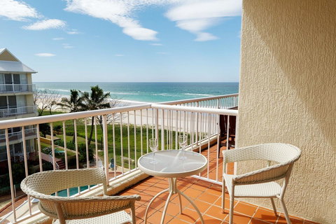 Crystal Beachfront Apartments - Kawana Tourism 25