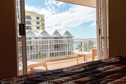 Crystal Beachfront Apartments - Kawana Tourism 44
