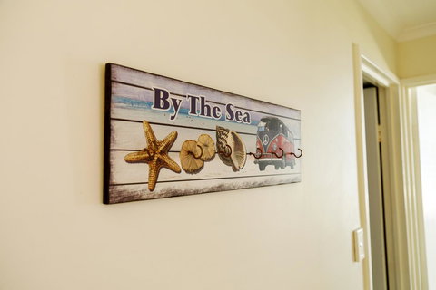 Crystal Beachfront Apartments - Kawana Tourism 20