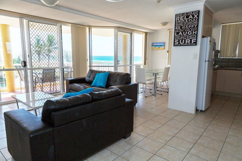 Crystal Beachfront Apartments - Kawana Tourism 5