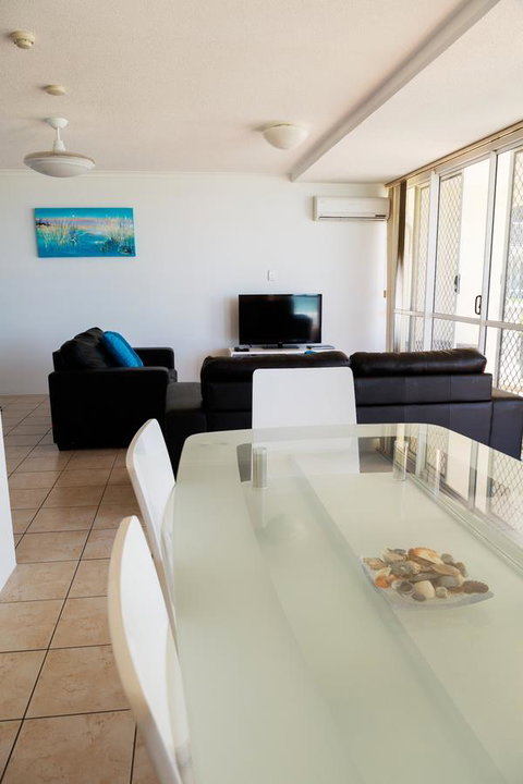 Crystal Beachfront Apartments - Kawana Tourism 6