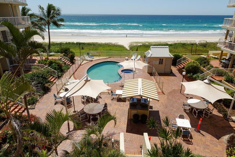 Crystal Beachfront Apartments - Kawana Tourism 36