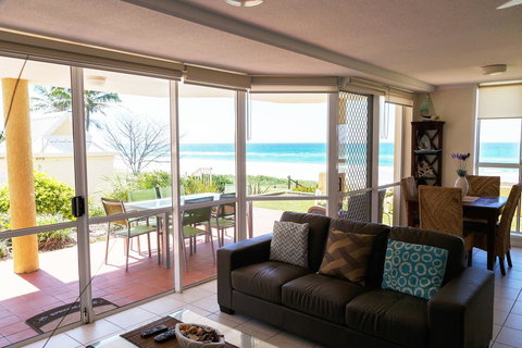 Crystal Beachfront Apartments - Kawana Tourism 13