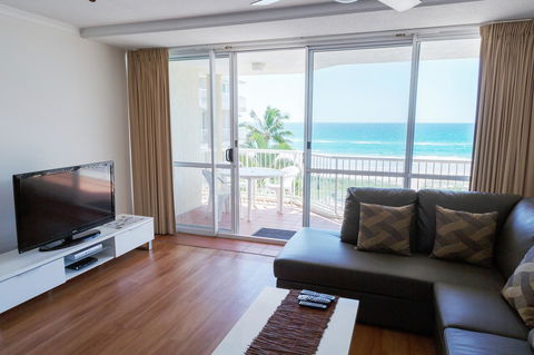 Crystal Beachfront Apartments - Kawana Tourism 37