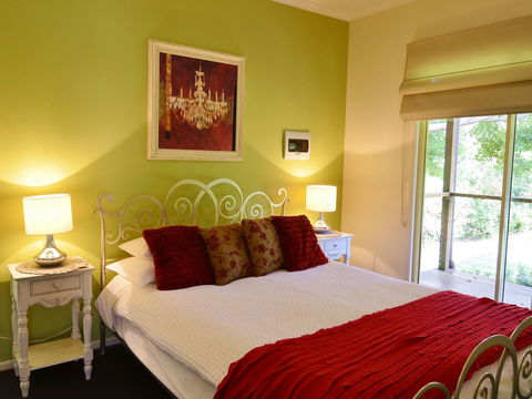 Apple Tree Cottage Montville - Kawana Tourism 18