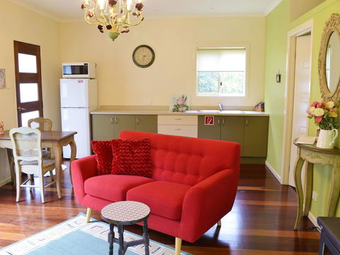 Apple Tree Cottage Montville - Kawana Tourism 16