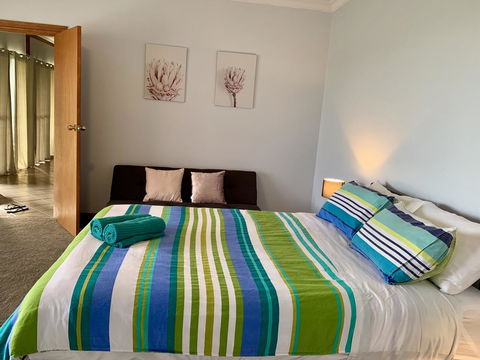 Beeâ€™s Place - 3 Bedroom Home On 10 Acres Of Land With Distant Ocean Views - Kawana Tourism 5