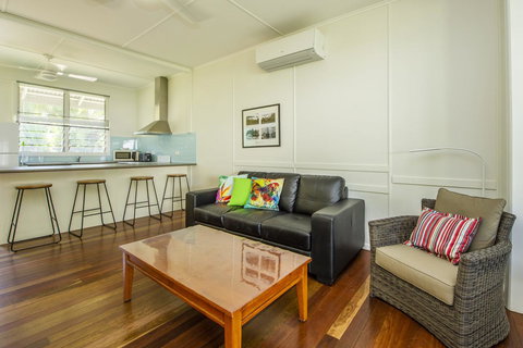 Kooyong Apartment 3 - Kawana Tourism 1