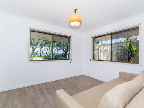 Island Homestay - Kawana Tourism 19