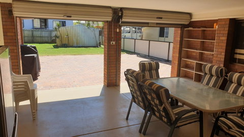 Island Homestay - Kawana Tourism 4