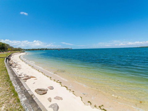 Island Homestay - Kawana Tourism 9