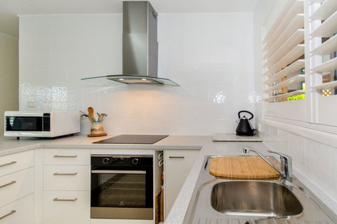Lowset Sweetie, Central To Everything - Partridge St, Bongaree - Kawana Tourism 14