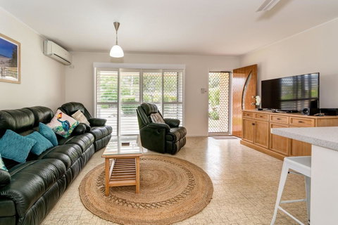 Lowset Sweetie, Central To Everything - Partridge St, Bongaree - Kawana Tourism 5