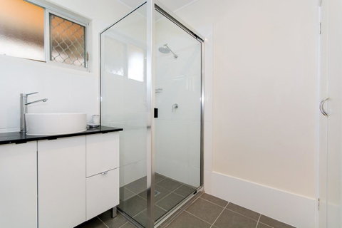 Lowset Sweetie, Central To Everything - Partridge St, Bongaree - Kawana Tourism 11
