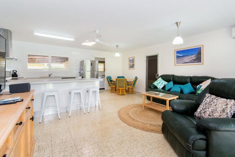 Lowset Sweetie, Central To Everything - Partridge St, Bongaree - Kawana Tourism 9