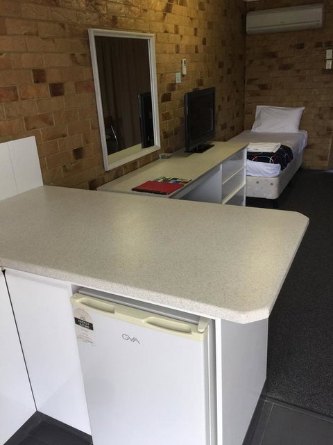 Bribie Waterways Motel - Kawana Tourism 32