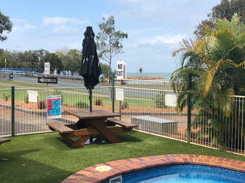 Bribie Waterways Motel - Kawana Tourism 4
