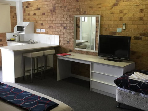 Bribie Waterways Motel - Kawana Tourism 31