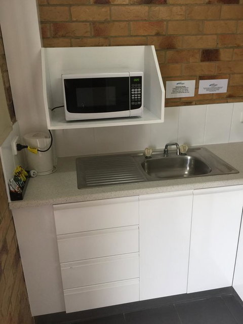 Bribie Waterways Motel - Kawana Tourism 30