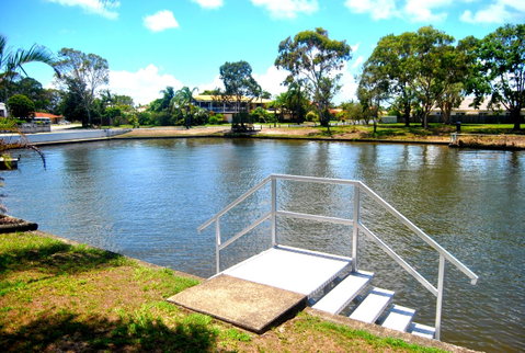 Bribie Waterways Motel - Kawana Tourism 39