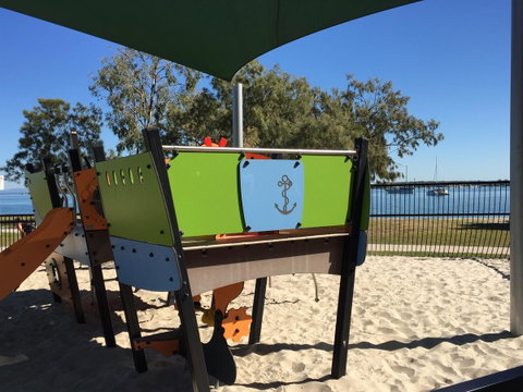 Bribie Waterways Motel - Kawana Tourism 23