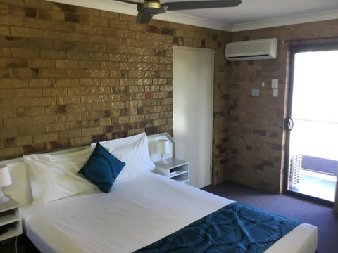 Bribie Waterways Motel - Kawana Tourism 16