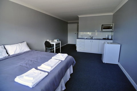 Bribie Island Square - Kawana Tourism 0