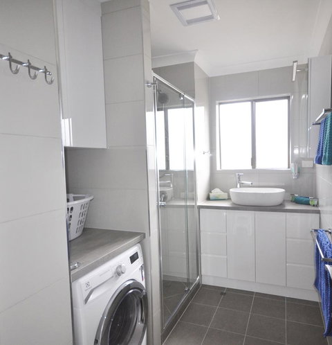 Sands Court On Boyd - Kawana Tourism 4