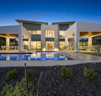 Luxury Canal Front Holiday House - Kawana Tourism