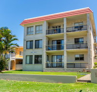 Enjoy the sea breezes from the balcony - Boyd St Woorim - Kawana Tourism