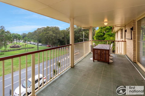 Immaculate Spacious Second Floor Unit Overlooking Pristine Parklands - Kawana Tourism 2