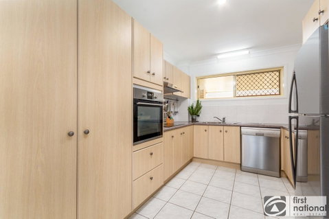 Immaculate Spacious Second Floor Unit Overlooking Pristine Parklands - Kawana Tourism 7