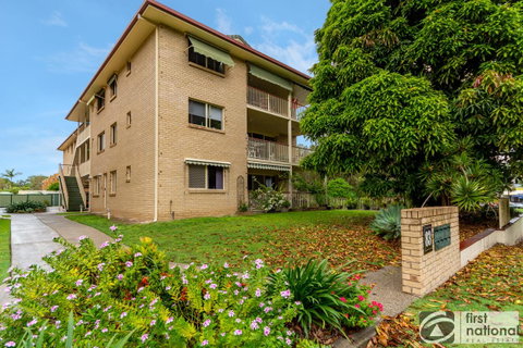 Immaculate Spacious Second Floor Unit Overlooking Pristine Parklands - Kawana Tourism 10