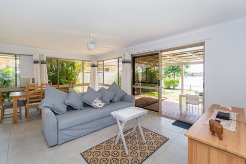 Lowset Home On The Canal - Dolphin Dr, Bongaree - Kawana Tourism 2