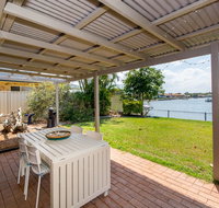 Lowset home on the canal - Dolphin Dr Bongaree - Kawana Tourism