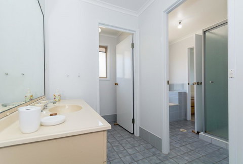 Lowset Home On The Canal - Dolphin Dr, Bongaree - Kawana Tourism 1