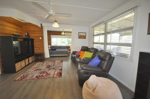Beachside Beauty - Kawana Tourism 9