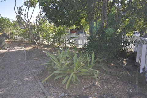 Beachside Beauty - Kawana Tourism 13